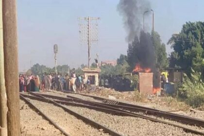 Train kills 2 children