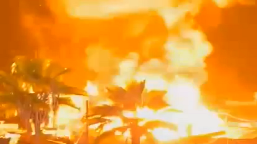 Israel bombs tents in Gaza