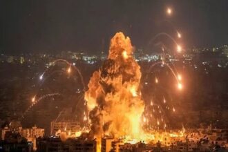 Israel bombs Beirut