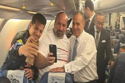 Minister Bade Abdel Atti returns home with 294 Egyptians stranded in Beirut