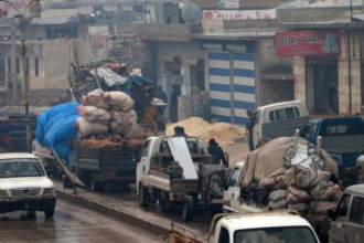 Civilians flee Aleppo