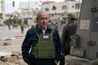 Netanyahu in Tulkaram refugee camp