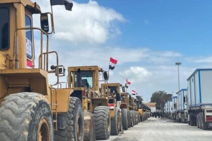 Egyptian Heavy equipment and caravans enter Gaza