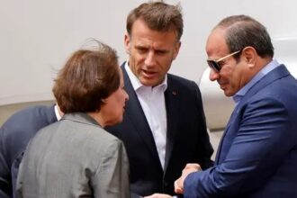 SIsi bids farewell to Macron