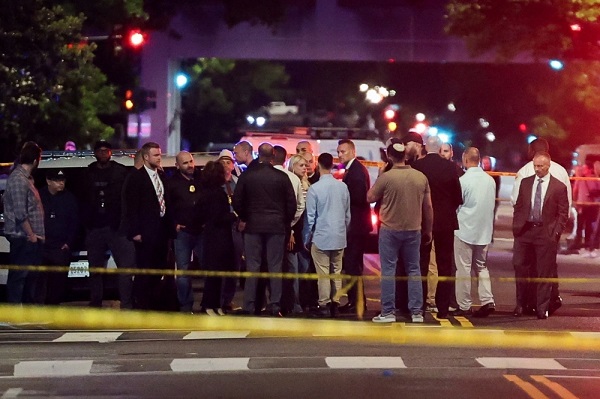2 Jews shot