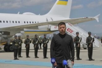 Zelensky arrives in Turkey