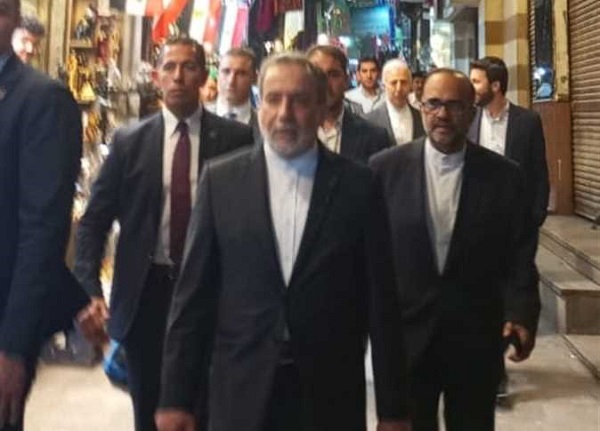 Iranian FM in Khan El Khalili