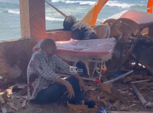 Israel bombs Palestinians on beach