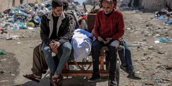 Palestinian killed while getting food