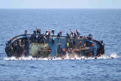 Boat capsizes
