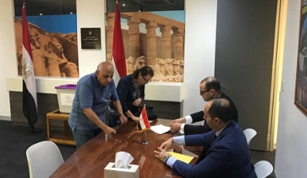 Egyptians vote overseas