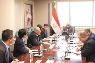 Egypt talks to make solar batteries