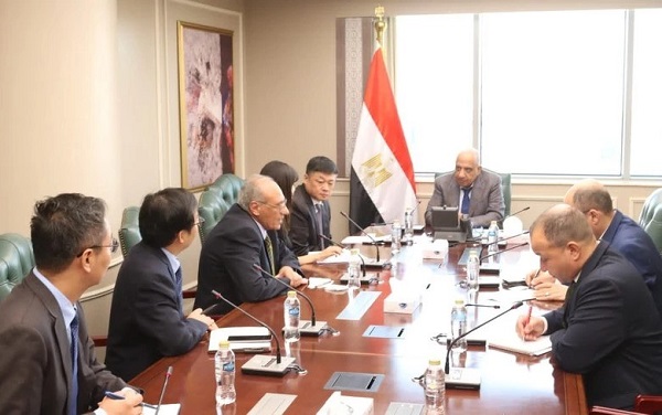 Egypt talks to make solar batteries