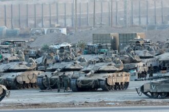 Israeli Tanks prepare for Gaza City attack