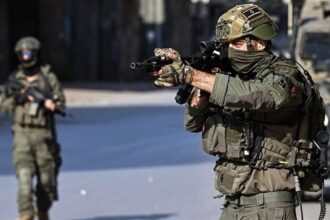 Israelis execute civilians