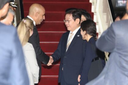 Lee arrives in Egypt