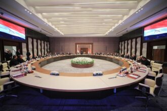 Palestinian clans discuss
