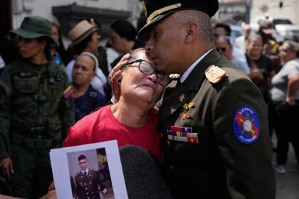 Venezuelan mother mourns
