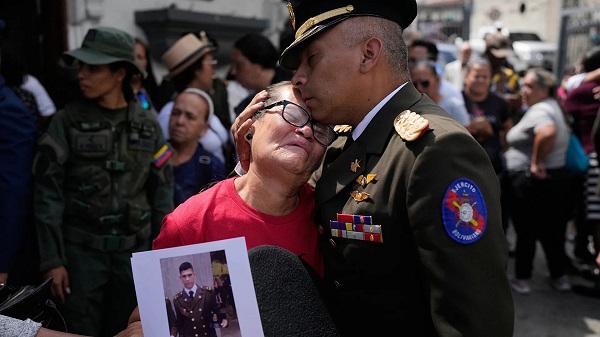 Venezuelan mother mourns