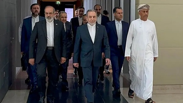Iranian FM in Oman