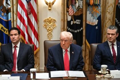 Trump war meeting