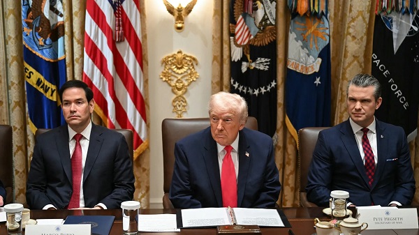 Trump war meeting
