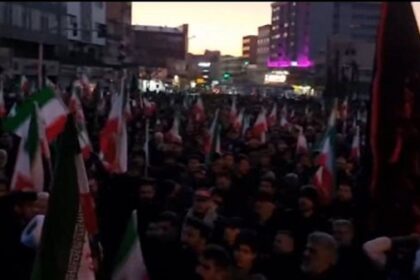 Iranian crowds