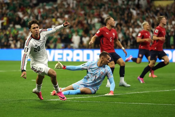 Mexico scores 1