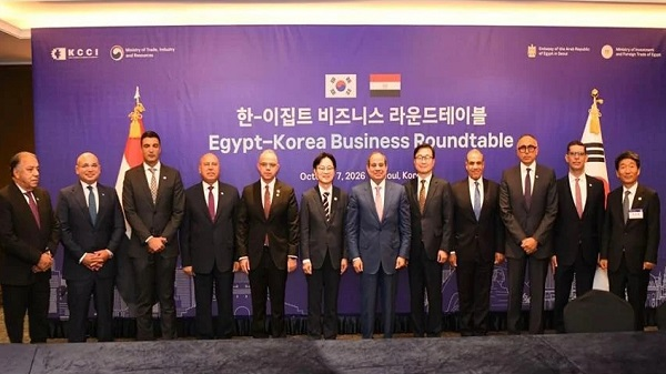 Sisi with Korean businesses